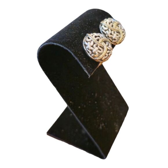 Vintage Elegance Enlaced Filigree Button Clip-on Earrings - Picture 2 of 5